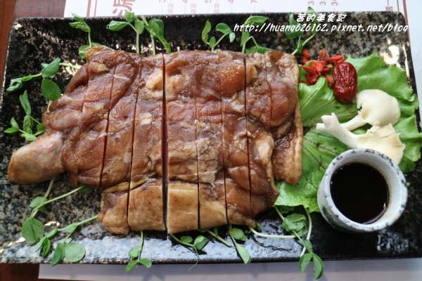 福鼎涮涮鍋:【新北新店區】獨特人氣花雕雞鍋『福鼎涮涮鍋』點主餐送肉盤一份、捷運七張站~