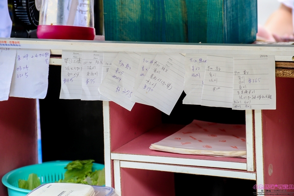 恩典號行動早餐車:【早餐推薦】☼恩典號行動早餐車☼龍眼木碳現烤吐司,口感香酥,人氣花生豬排吐司、蘋果雞肉吐司好好吃呀!♥♥