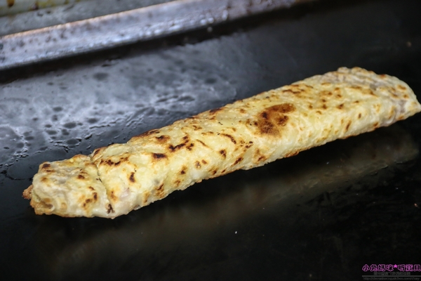 恩典號行動早餐車:【早餐推薦】☼恩典號行動早餐車☼龍眼木碳現烤吐司,口感香酥,人氣花生豬排吐司、蘋果雞肉吐司好好吃呀!♥♥