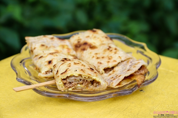 恩典號行動早餐車:【早餐推薦】☼恩典號行動早餐車☼龍眼木碳現烤吐司,口感香酥,人氣花生豬排吐司、蘋果雞肉吐司好好吃呀!♥♥