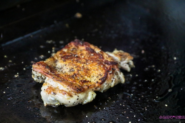 恩典號行動早餐車:【早餐推薦】☼恩典號行動早餐車☼龍眼木碳現烤吐司,口感香酥,人氣花生豬排吐司、蘋果雞肉吐司好好吃呀!♥♥
