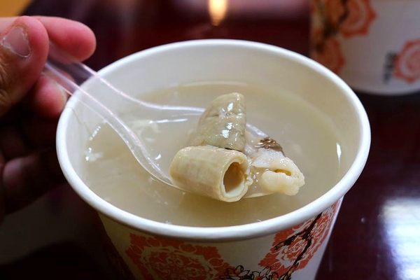 尚豪大腸赤肉麵線/肉粽/四神湯:【桃園美食】尚豪赤肉大腸麵線~力行市場古早味赤肉麵線,搭配肉粽及四神湯組合還不錯