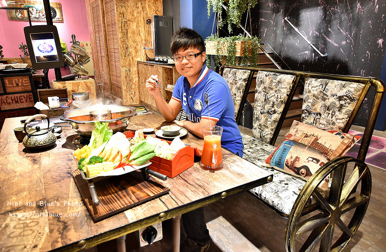 台中一鼎豐麻辣火鍋漢口路20