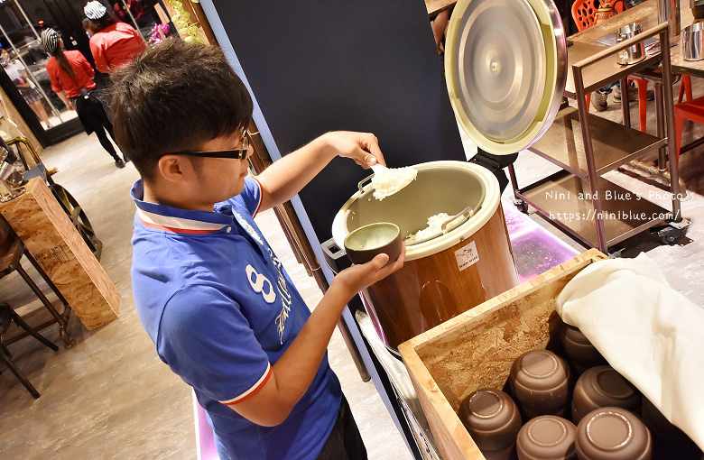 台中一鼎豐麻辣火鍋漢口路23