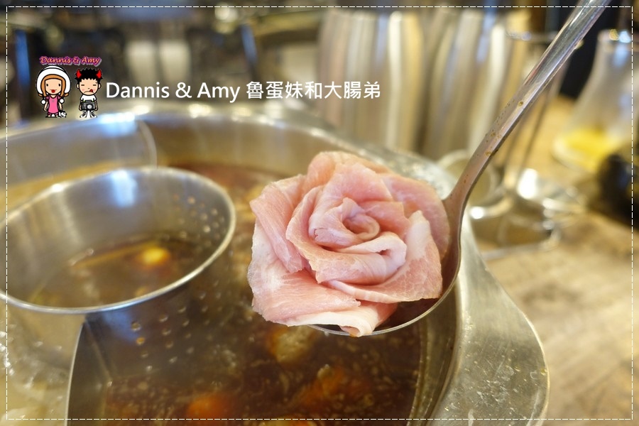 20161106《台中北區火鍋新開幕》一鼎豐麻辣香。道地四川麻辣口味。鴨血豆腐鍋底無限續。養生黑豆茶。火山爆發沙朗牛︱工業風裝潢好拍照聚餐好選擇 （影片） (43).jpg