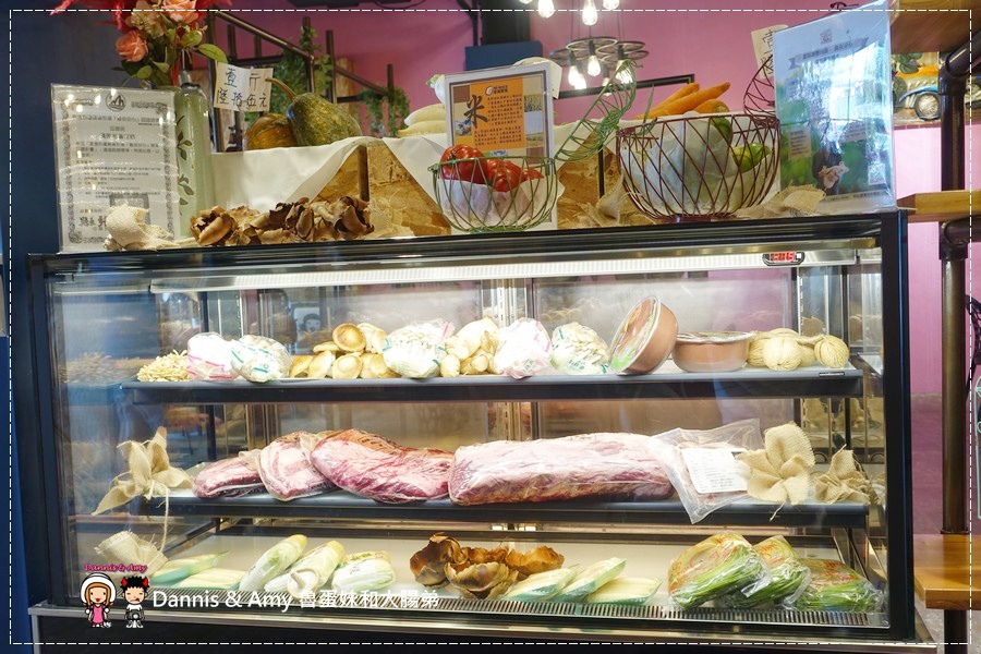 20161106《台中北區火鍋新開幕》一鼎豐麻辣香。道地四川麻辣口味。鴨血豆腐鍋底無限續。養生黑豆茶。火山爆發沙朗牛︱工業風裝潢好拍照聚餐好選擇 （影片） (35).jpg