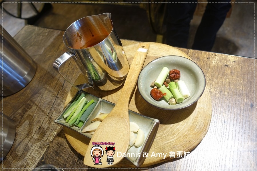 20161106《台中北區火鍋新開幕》一鼎豐麻辣香。道地四川麻辣口味。鴨血豆腐鍋底無限續。養生黑豆茶。火山爆發沙朗牛︱工業風裝潢好拍照聚餐好選擇 （影片） (22).jpg