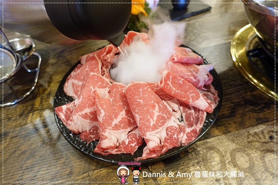 20161106《台中北區火鍋新開幕》一鼎豐麻辣香。道地四川麻辣口味。鴨血豆腐鍋底無限續。養生黑豆茶。火山爆發沙朗牛︱工業風裝潢好拍照聚餐好選擇 （影片） (41).jpg