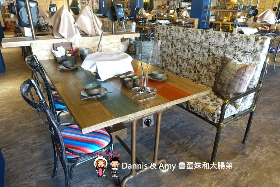 20161106《台中北區火鍋新開幕》一鼎豐麻辣香。道地四川麻辣口味。鴨血豆腐鍋底無限續。養生黑豆茶。火山爆發沙朗牛︱工業風裝潢好拍照聚餐好選擇 （影片） (32).jpg