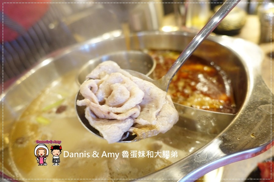 20161106《台中北區火鍋新開幕》一鼎豐麻辣香。道地四川麻辣口味。鴨血豆腐鍋底無限續。養生黑豆茶。火山爆發沙朗牛︱工業風裝潢好拍照聚餐好選擇 （影片） (45).jpg