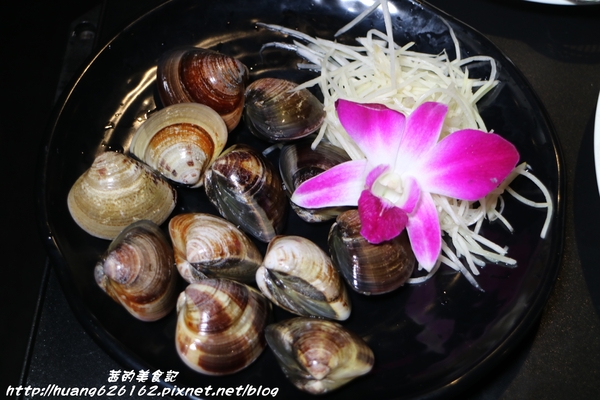 好食多涮涮屋(大安店)：【台北大安區】東區鍋物推薦『好食多涮涮屋大安店』大推無骨牛小排/極黑和牛/天使紅蝦/日本北海道干貝