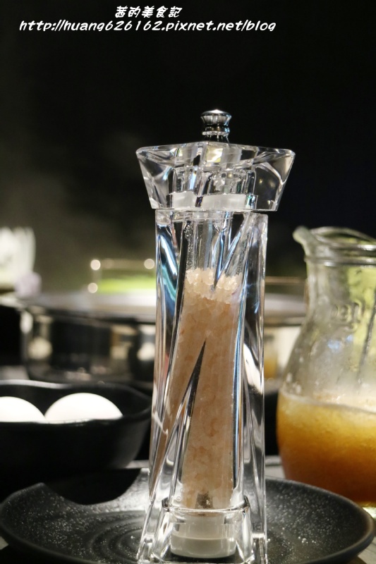 好食多涮涮屋(大安店)：【台北大安區】東區鍋物推薦『好食多涮涮屋大安店』大推無骨牛小排/極黑和牛/天使紅蝦/日本北海道干貝