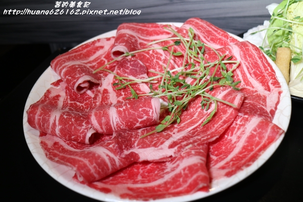 好食多涮涮屋(大安店)：【台北大安區】東區鍋物推薦『好食多涮涮屋大安店』大推無骨牛小排/極黑和牛/天使紅蝦/日本北海道干貝