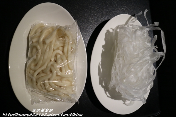 好食多涮涮屋(大安店)：【台北大安區】東區鍋物推薦『好食多涮涮屋大安店』大推無骨牛小排/極黑和牛/天使紅蝦/日本北海道干貝