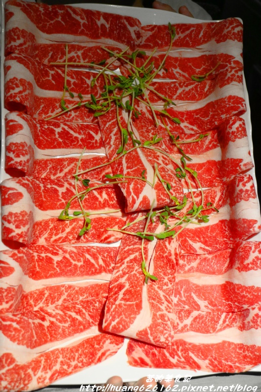 好食多涮涮屋(大安店)：【台北大安區】東區鍋物推薦『好食多涮涮屋大安店』大推無骨牛小排/極黑和牛/天使紅蝦/日本北海道干貝