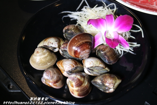 好食多涮涮屋(大安店)：【台北大安區】東區鍋物推薦『好食多涮涮屋大安店』大推無骨牛小排/極黑和牛/天使紅蝦/日本北海道干貝