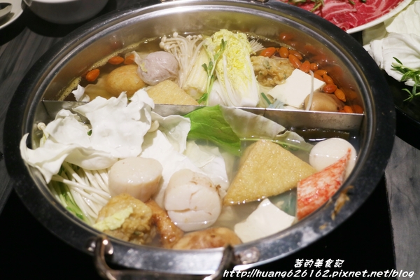 好食多涮涮屋(大安店)：【台北大安區】東區鍋物推薦『好食多涮涮屋大安店』大推無骨牛小排/極黑和牛/天使紅蝦/日本北海道干貝