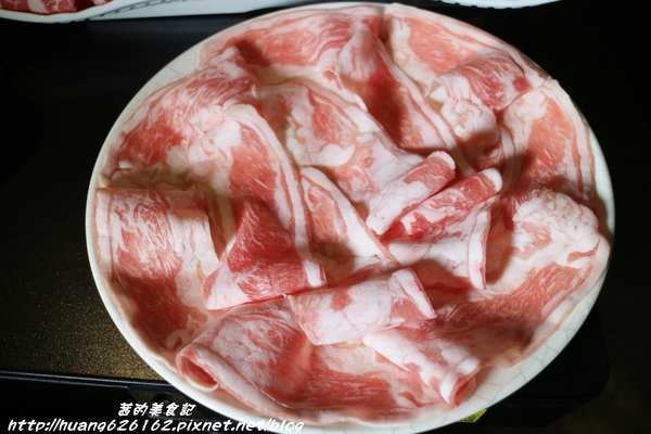 好食多涮涮屋(大安店)：【台北大安區】東區鍋物推薦『好食多涮涮屋大安店』大推無骨牛小排/極黑和牛/天使紅蝦/日本北海道干貝