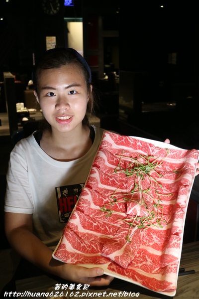 好食多涮涮屋(大安店)：【台北大安區】東區鍋物推薦『好食多涮涮屋大安店』大推無骨牛小排/極黑和牛/天使紅蝦/日本北海道干貝