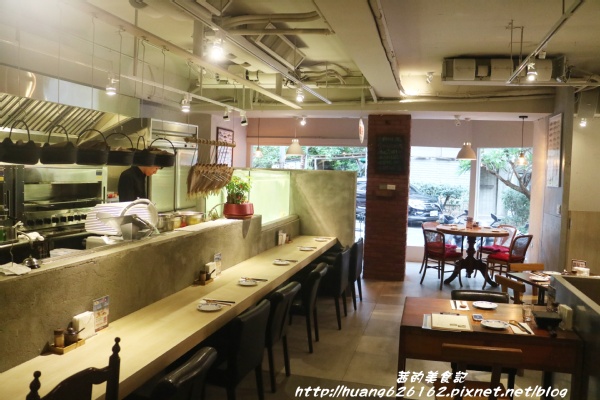 香聚餐酒館:【台北大安區】東區餐酒館推薦『香聚餐酒館 The Dainties Bistro』必點日式料理丼飯/燒烤 鮮烤透抽(青醬)、手作鮮魚一夜干、烤豬五花私房辣味....每一道料理都非常下酒好吃~
