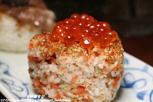 香聚餐酒館:【台北大安區】東區餐酒館推薦『香聚餐酒館 The Dainties Bistro』必點日式料理丼飯/燒烤 鮮烤透抽(青醬)、手作鮮魚一夜干、烤豬五花私房辣味....每一道料理都非常下酒好吃~