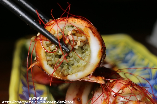 香聚餐酒館:【台北大安區】東區餐酒館推薦『香聚餐酒館 The Dainties Bistro』必點日式料理丼飯/燒烤 鮮烤透抽(青醬)、手作鮮魚一夜干、烤豬五花私房辣味....每一道料理都非常下酒好吃~