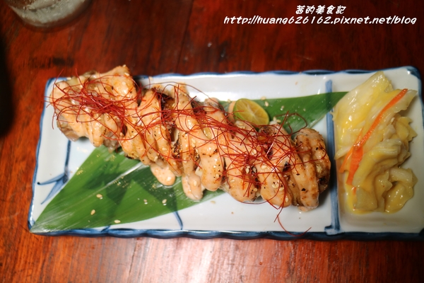 香聚餐酒館:【台北大安區】東區餐酒館推薦『香聚餐酒館 The Dainties Bistro』必點日式料理丼飯/燒烤 鮮烤透抽(青醬)、手作鮮魚一夜干、烤豬五花私房辣味....每一道料理都非常下酒好吃~