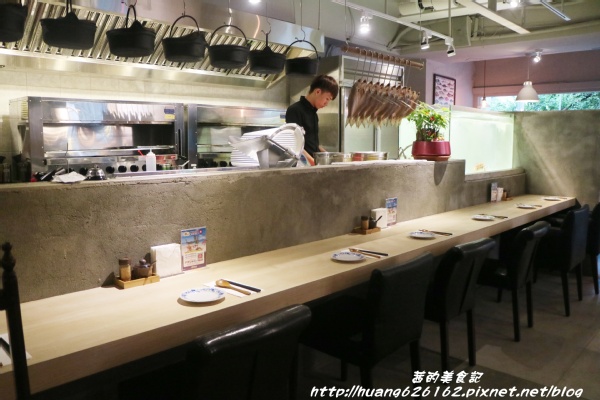 香聚餐酒館:【台北大安區】東區餐酒館推薦『香聚餐酒館 The Dainties Bistro』必點日式料理丼飯/燒烤 鮮烤透抽(青醬)、手作鮮魚一夜干、烤豬五花私房辣味....每一道料理都非常下酒好吃~