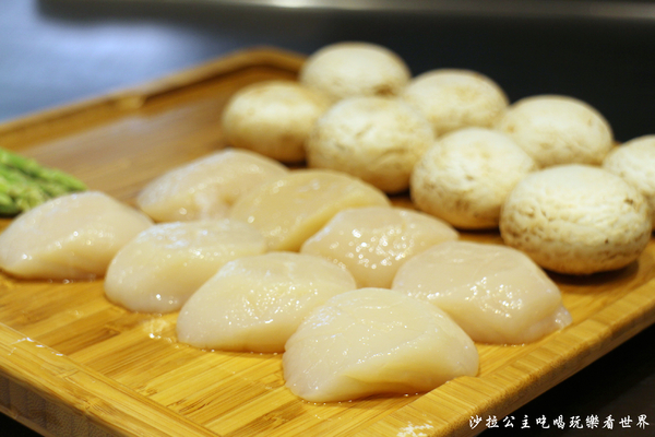 大江戶町活海鮮鐵板燒:台中小三井『大江戶町活海鮮鐵板燒』超高CP值美食/漁市鐵板燒