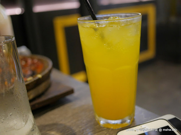 打啵G(台中向上店):【食記】台中DoubleG 打啵G起司年糕鍋(台灣3號店)-釜山向上站地鐵主題餐廳@台中西區韓式料理 : 釜山電影節加持的鍋巴烤雞