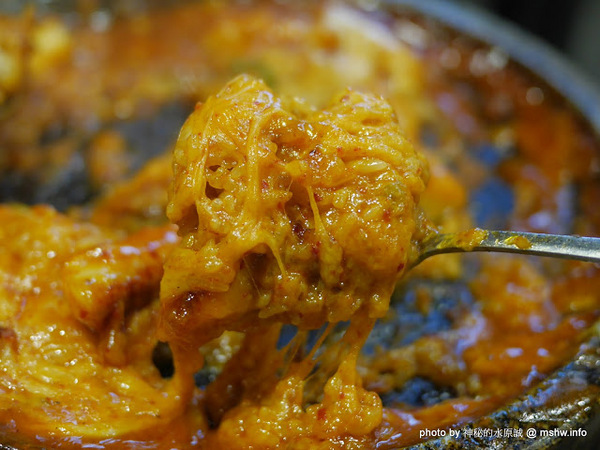 打啵G(台中向上店):【食記】台中DoubleG 打啵G起司年糕鍋(台灣3號店)-釜山向上站地鐵主題餐廳@台中西區韓式料理 : 釜山電影節加持的鍋巴烤雞