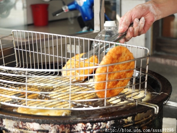 上海老爹蔥肉煎餅:【美食特搜。台南新化區】上海老爹蔥肉煎餅。新化老街美食 純手工美味 單賣蔥肉煎餅屹立40多個年頭