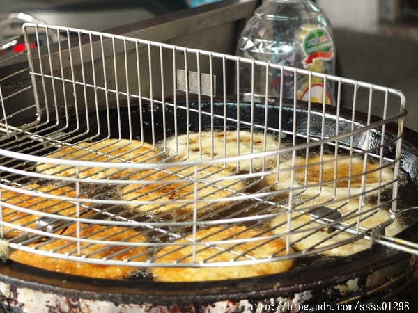 上海老爹蔥肉煎餅:【美食特搜。台南新化區】上海老爹蔥肉煎餅。新化老街美食 純手工美味 單賣蔥肉煎餅屹立40多個年頭