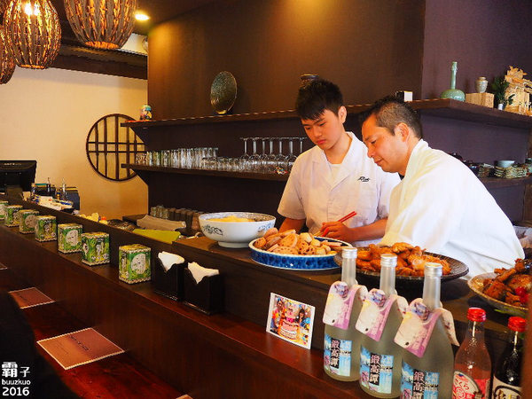 抹茶拿鐵酒：八咫鳥抹茶拿鐵酒，恬適的味道，還能淋在冰淇淋上頭，抹茶控必喝～
