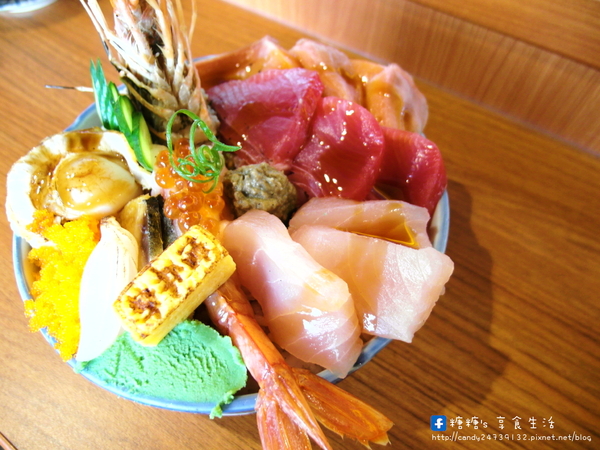 信兵衛:〖台中│美食〗信兵衛 ❤ 手作丼飯壽司日式料理,靠近中華夜市,用料實在,價格平價,大推他們家的牛五花握壽司!!