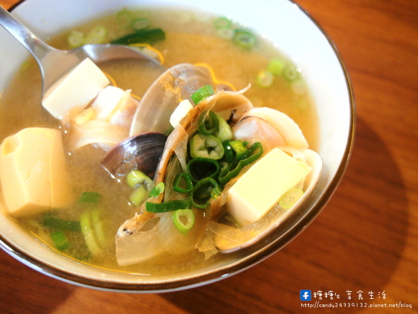 信兵衛:〖台中│美食〗信兵衛 ❤ 手作丼飯壽司日式料理,靠近中華夜市,用料實在,價格平價,大推他們家的牛五花握壽司!!