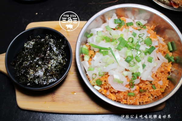 三角三金蔘燉雞湯(府中店)：板橋韓式料理『三角三-府中店』韓式燒烤/大鍋蓋烤肉/捷運府中站