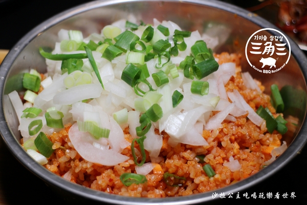 三角三金蔘燉雞湯(府中店)：板橋韓式料理『三角三-府中店』韓式燒烤/大鍋蓋烤肉/捷運府中站