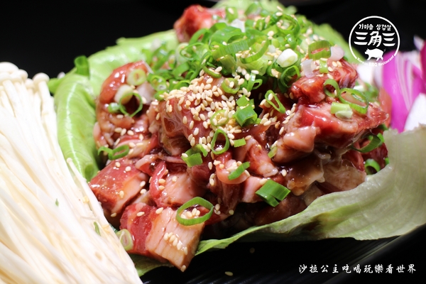 三角三金蔘燉雞湯(府中店)：板橋韓式料理『三角三-府中店』韓式燒烤/大鍋蓋烤肉/捷運府中站