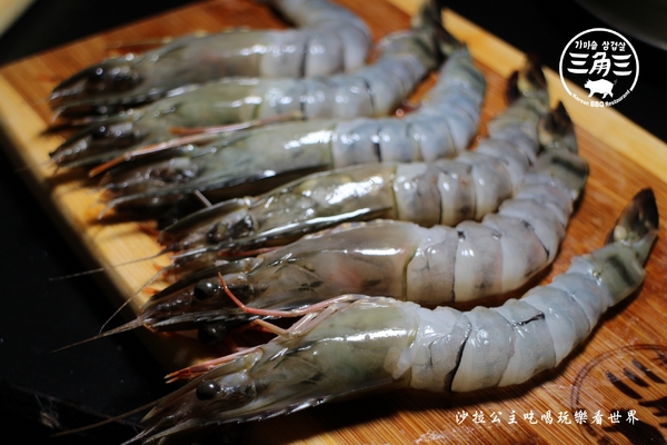 三角三金蔘燉雞湯(府中店)：板橋韓式料理『三角三-府中店』韓式燒烤/大鍋蓋烤肉/捷運府中站