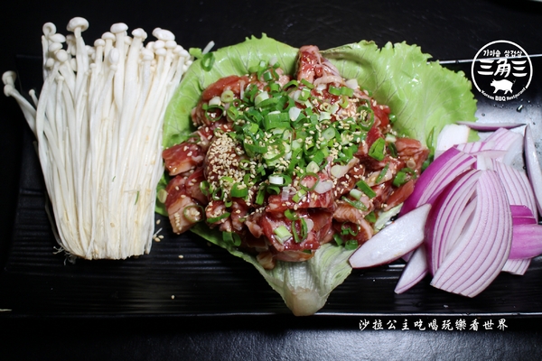 三角三金蔘燉雞湯(府中店)：板橋韓式料理『三角三-府中店』韓式燒烤/大鍋蓋烤肉/捷運府中站