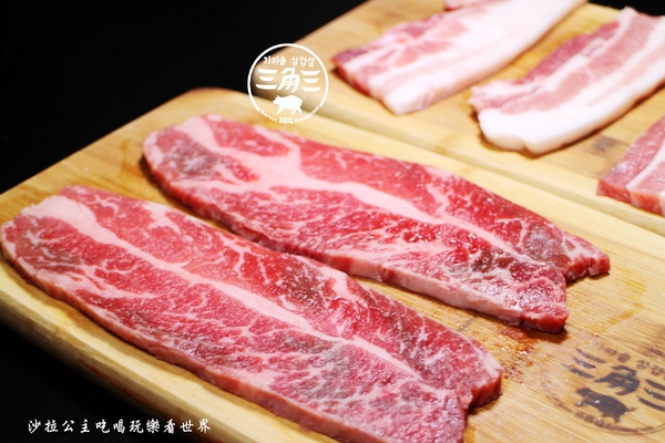 三角三金蔘燉雞湯(府中店)：板橋韓式料理『三角三-府中店』韓式燒烤/大鍋蓋烤肉/捷運府中站