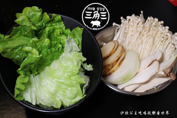 三角三金蔘燉雞湯(府中店)：板橋韓式料理『三角三-府中店』韓式燒烤/大鍋蓋烤肉/捷運府中站