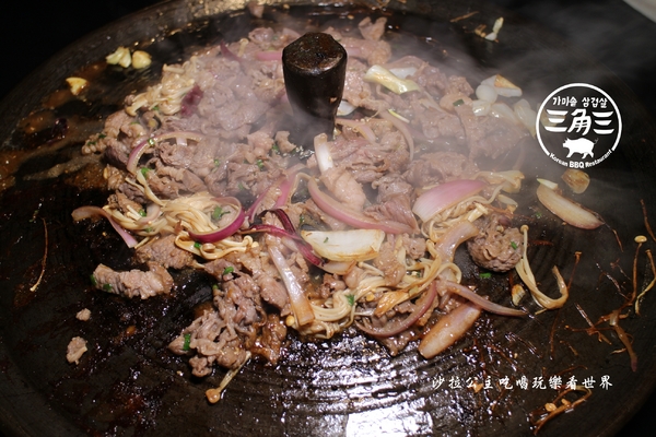 三角三金蔘燉雞湯(府中店)：板橋韓式料理『三角三-府中店』韓式燒烤/大鍋蓋烤肉/捷運府中站