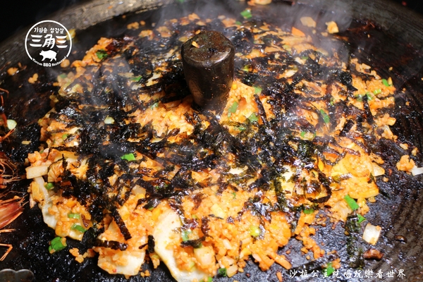 三角三金蔘燉雞湯(府中店)：板橋韓式料理『三角三-府中店』韓式燒烤/大鍋蓋烤肉/捷運府中站