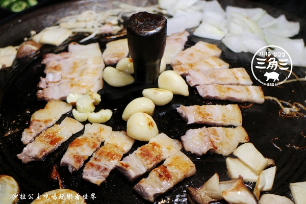 三角三金蔘燉雞湯(府中店)：板橋韓式料理『三角三-府中店』韓式燒烤/大鍋蓋烤肉/捷運府中站