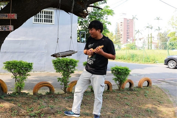 晴心樹屋：【新竹景點】戰車公園內的晴心樹屋~IG熱門打卡景點小小的祕密基地，真的小小的，千萬不要來喔^^