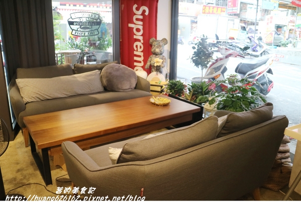 轉角198號咖啡 Corner No.198 Cafe:【[新北三重區】三重義式料理推薦 『轉角198號咖啡 Corner No.198 Cafe』義大利麵/排餐/燉飯/帕尼尼/鬆餅/咖啡/不收服務費/捷運徐匯中學