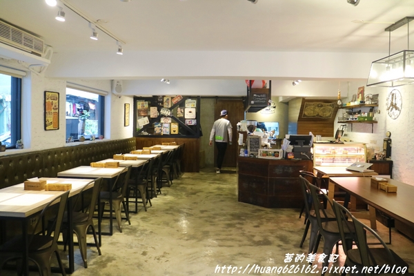 轉角198號咖啡 Corner No.198 Cafe:【[新北三重區】三重義式料理推薦 『轉角198號咖啡 Corner No.198 Cafe』義大利麵/排餐/燉飯/帕尼尼/鬆餅/咖啡/不收服務費/捷運徐匯中學