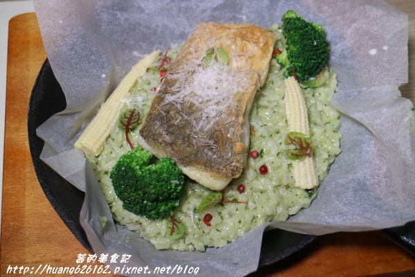 轉角198號咖啡 Corner No.198 Cafe:【[新北三重區】三重義式料理推薦 『轉角198號咖啡 Corner No.198 Cafe』義大利麵/排餐/燉飯/帕尼尼/鬆餅/咖啡/不收服務費/捷運徐匯中學